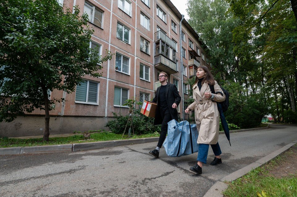     «Комсомолка» выяснила, сколько многоэтажек может попасть в программу реновации в Петербурге. Юлия ПЫХАЛОВА