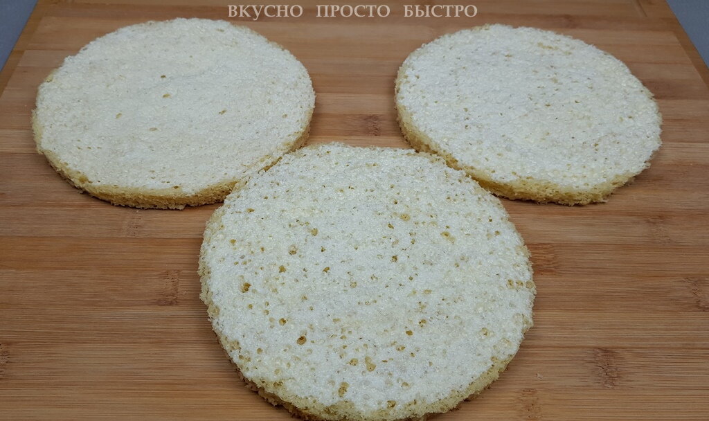 Бисквитный торт с йогуртовым кремом - рецепт на канале Вкусно Просто Быстро
