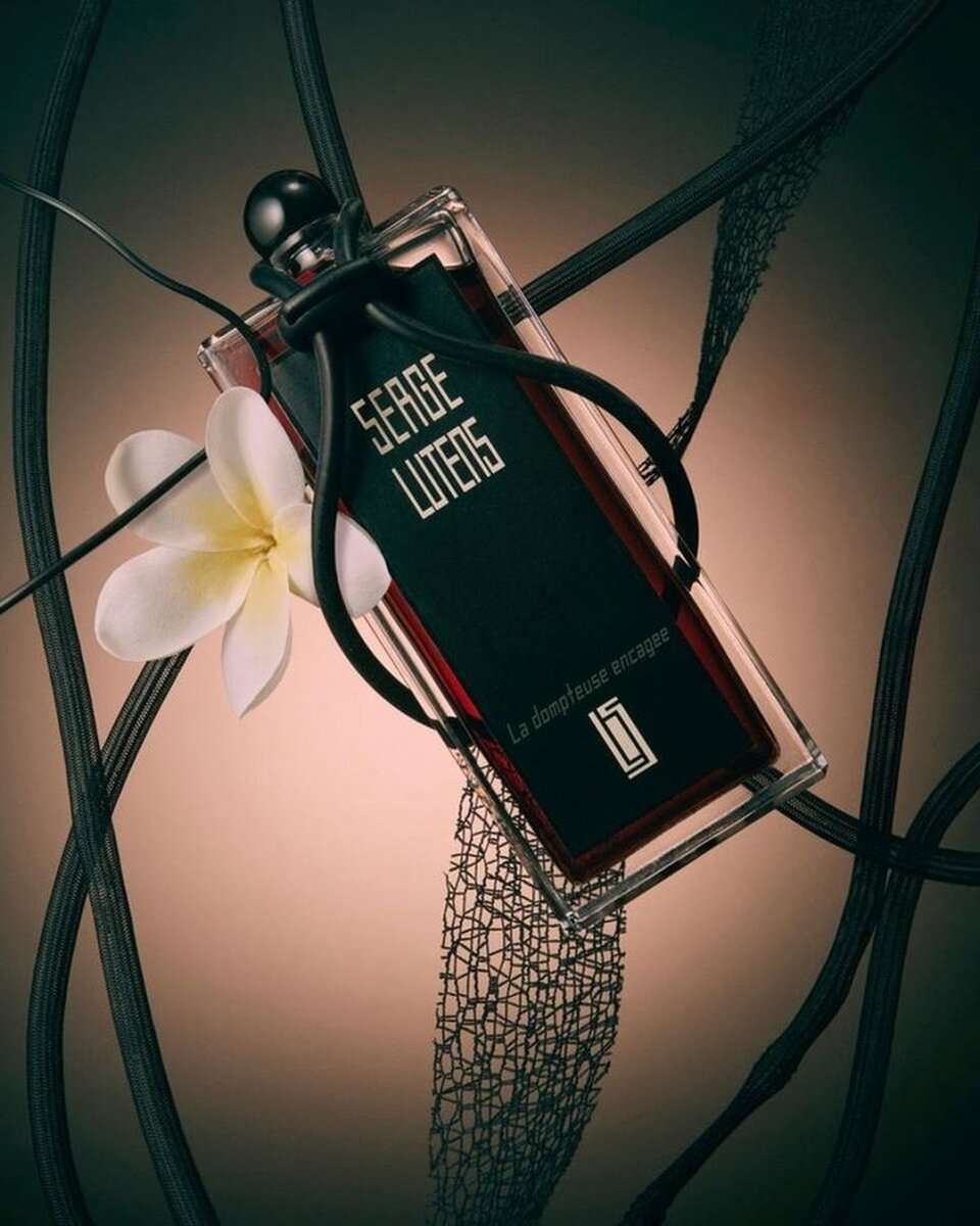 «La Dompteuse Encagee» от Serge Lutens 