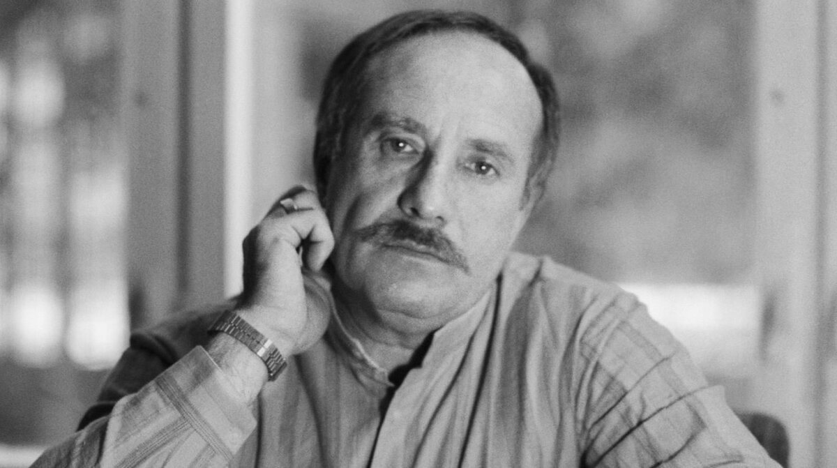 Эдуард Володарский.