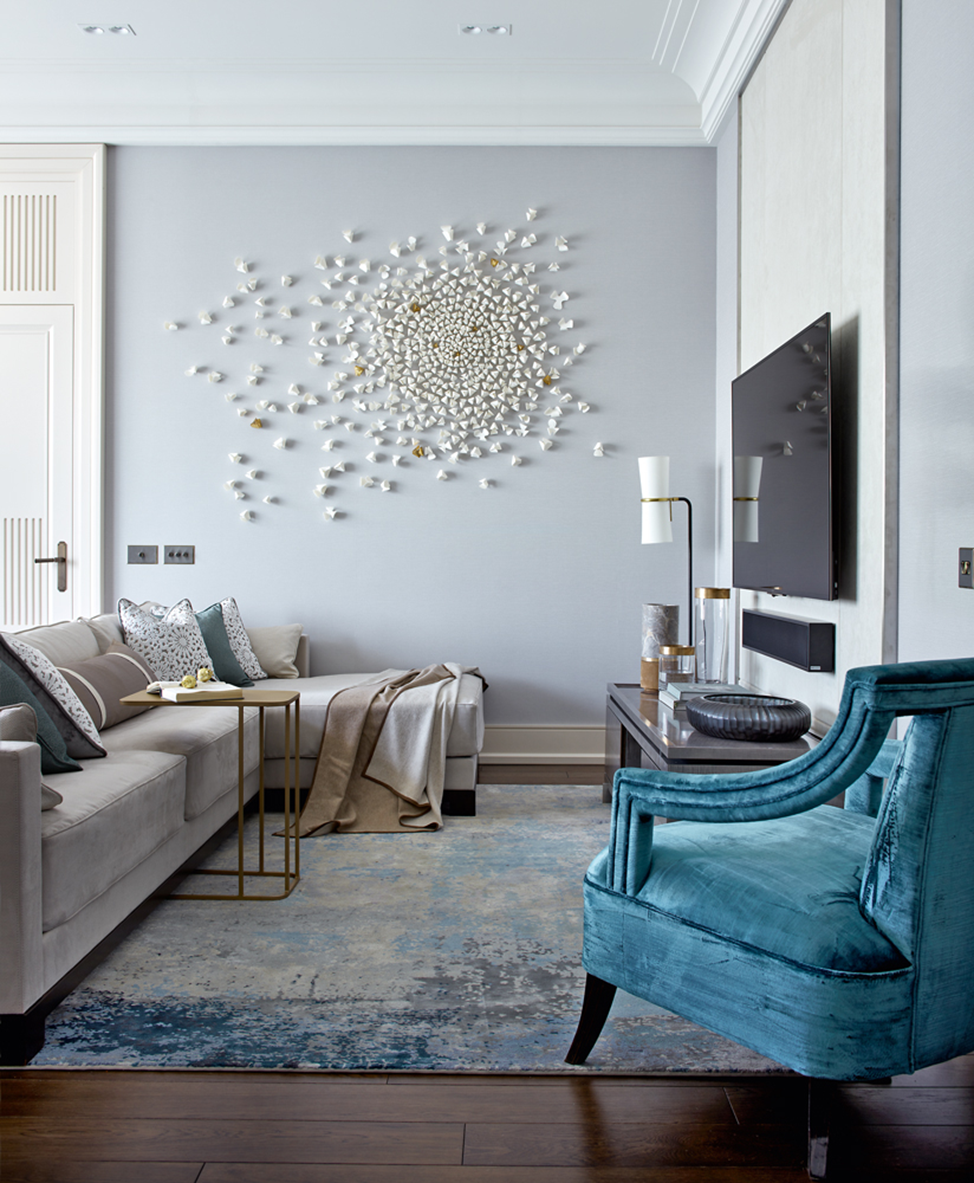 Какие приемы здесь использованы? 