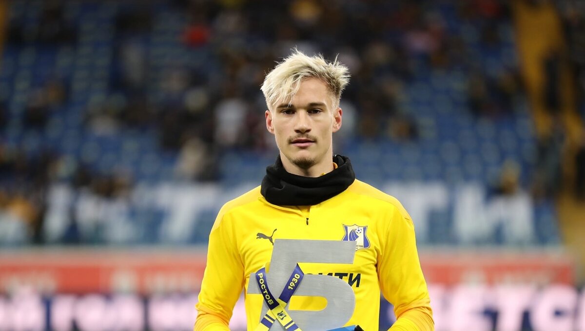     ФК «Ростов» смог, наконец, перевести деньги в шведский банк «Норрчепингу» за трансфер нападающего Понтуса Алмквиста, теперь желто-синие надеются, что с них снимут запрет на регистрацию новых игроков, пишут спортивные медиа.