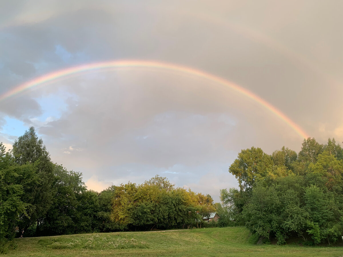 Стадион недалеко от дома. Вид бонусом)