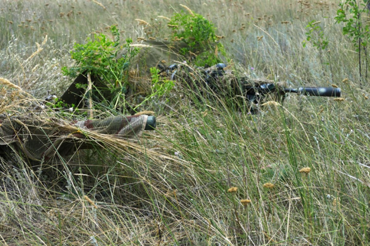 Сводка сво на 21. ВСУ снайперка. Снайпер ночью в засаде наблюдение за местностью. Учения си Бриз 2011 на полигоне в Одессе.