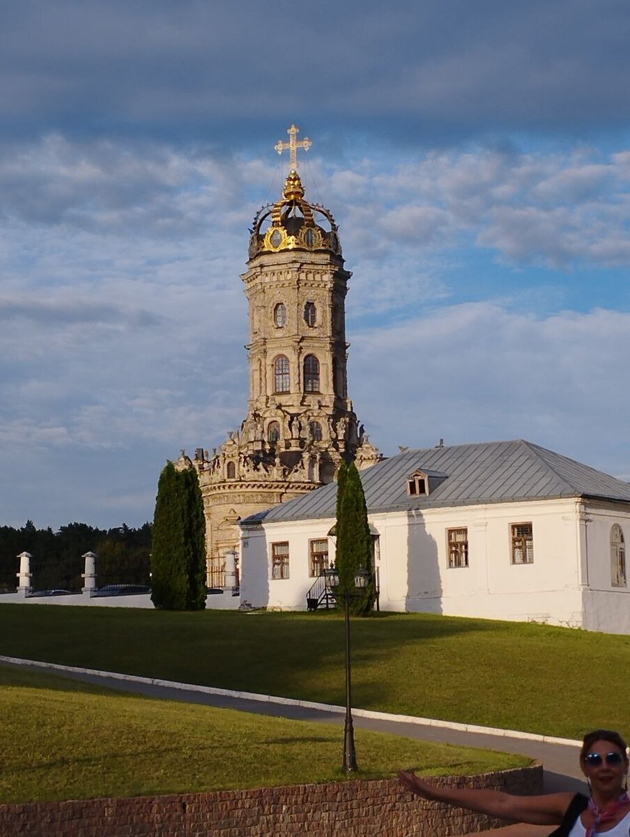 Церковь Знамения Пресвятой Богородицы: как здание превратить в дом  служителей культа. | ИнакоМысли | Дзен