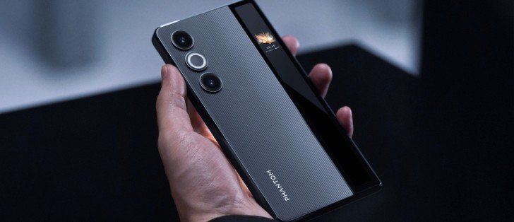 Компания Tecno показала концепт сворачивающегося смартфона Phantom Ultimate. Аппарат умеет расширяться, увеличивая диагональ экрана с 6,55 до 7,11 дюйма. На процесс у него уходит 1,2-1,3 секунды.