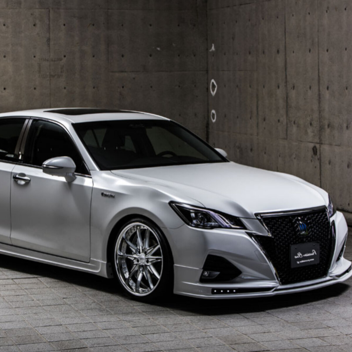 Toyota Crown s210 stance