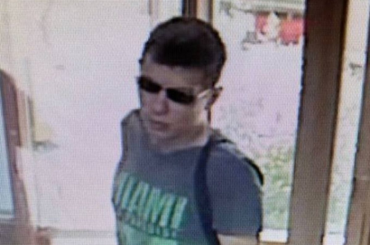    Полиция Екатеринбурга ищет мужчину, закупившегося по чужой карте