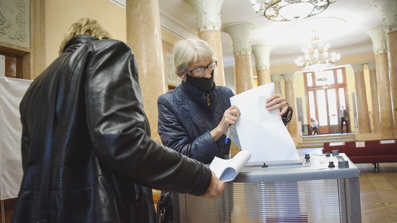     В Ростовской области проходят выборы в Заксобрание региона и в этом году не обошлось без скандалов. Кто стал участником конфликтов и с чем они связаны, в материале RostovGazeta.