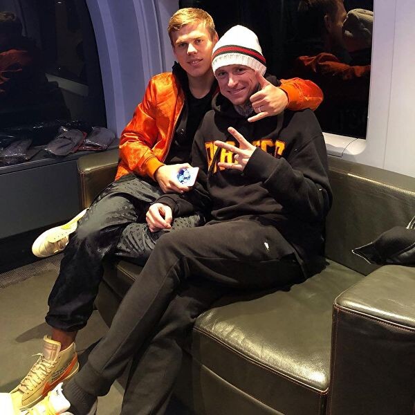 Это фото оказалось последним, которое Саша выложил в Инстаграм сам