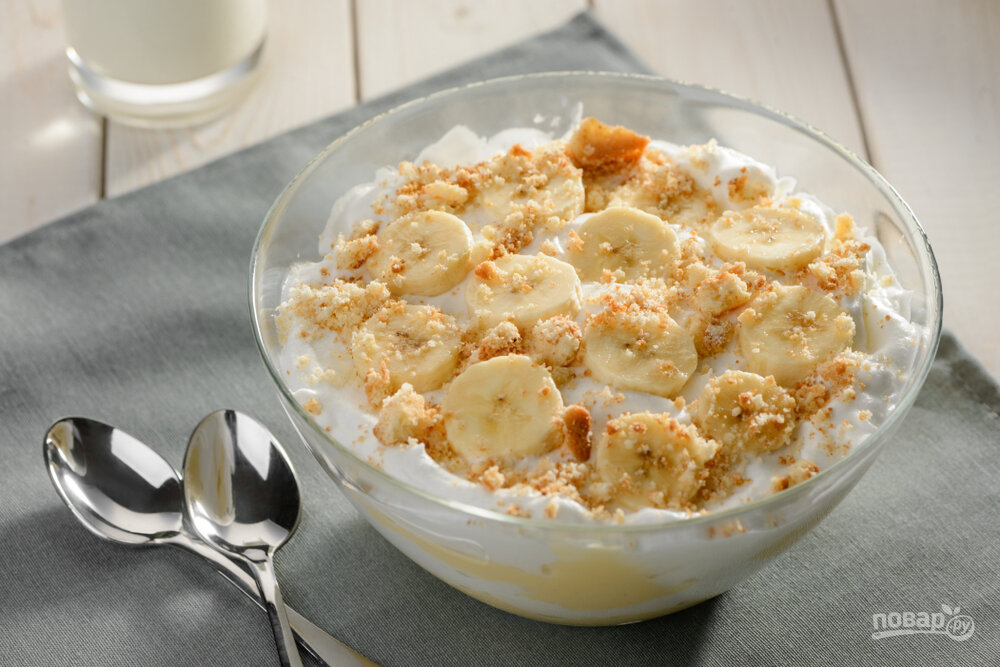 Легкий, воздушный и очень вкусный десерт из маскарпоне, сливок, бананов и крошки печенья
