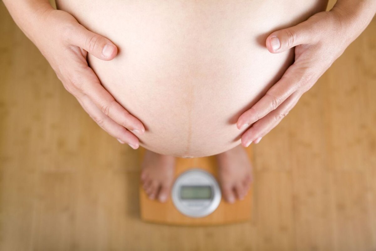 Лишний вес при беременности. Ожирение у беременных. Ожирение и беременность. Беременность и лишний вес.