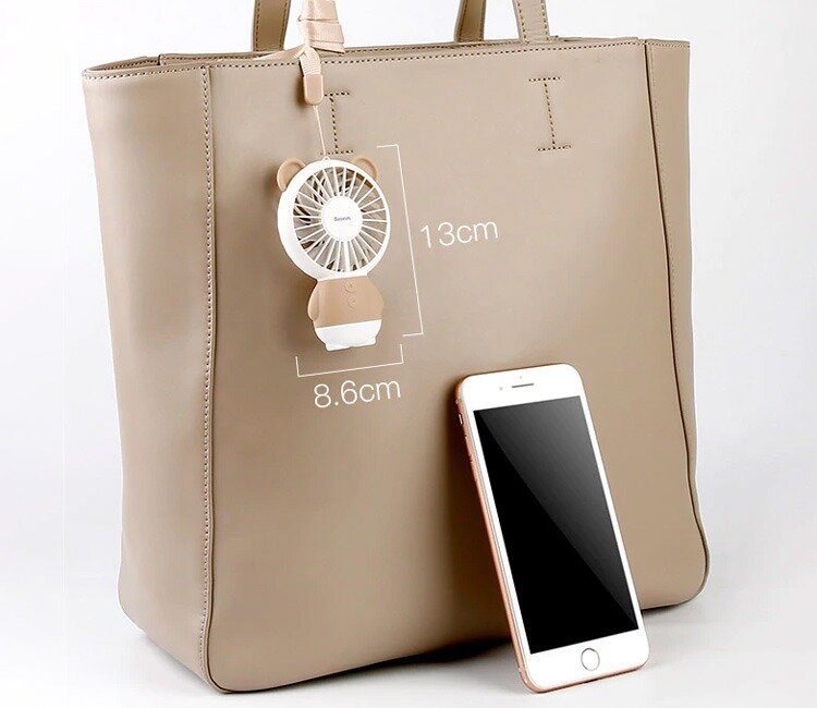 В высоту он всего 13 см, а в ширину 8.6 см. Запросто помещается в сумку – удобно носить при себе куда бы Вы не отправлялись.