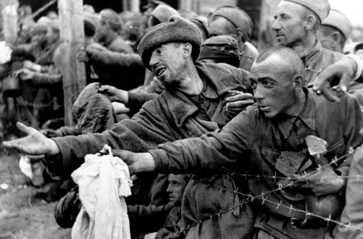 Пленные советские солдаты