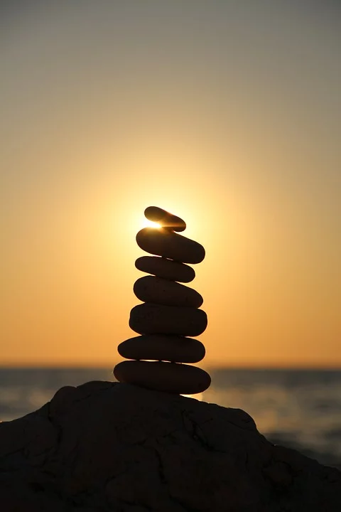 https://pixabay.com/photos/balance-stones-stone-tower-tower-493712/ 