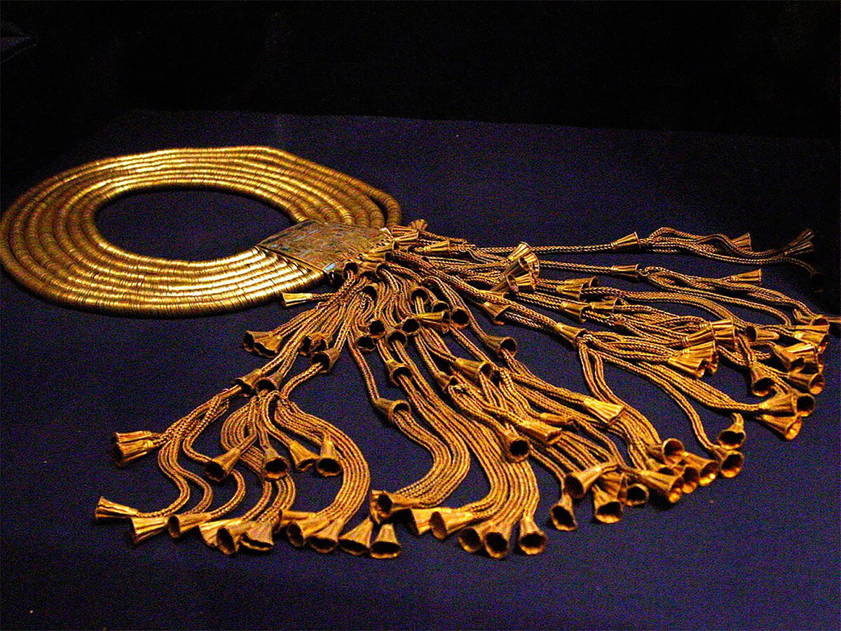 Украшение из гробницы фараона Псусеннеса I