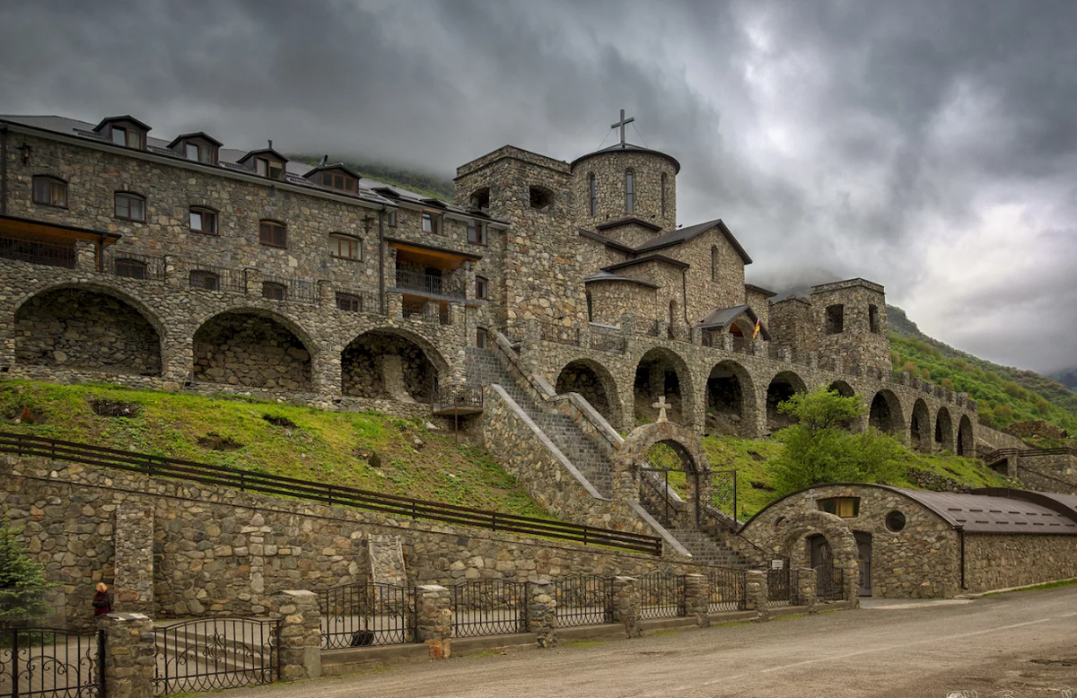 Монастырь в фиагдоне фото