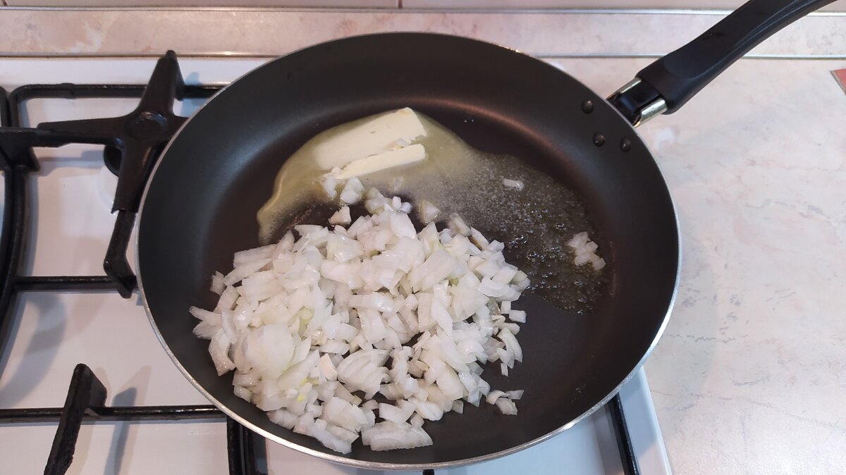 Очень вкусное блюдо из четырёх сосисок. Легко, быстро и недорого