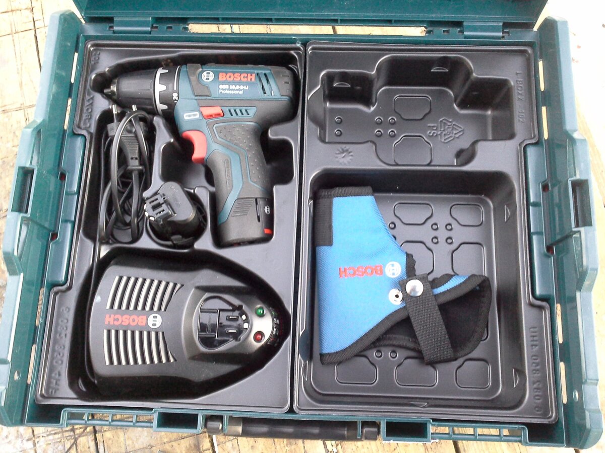 Вот такого красавца купил я в 2012 году по акции за 5000руб (без акции стоили примерно 7000руб). Сейчас цена порядка 11000руб/