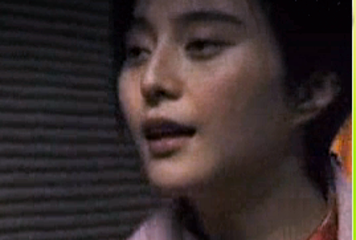 скриншот из фильма "Потерянные в Пекине"   За роль в ленте "Потерянные в Пекине" Бин Бин удостоилась первой интернациональной награды – диплома в номинации "Лучшая актриса" Евразийского международного кинофестиваля. Можно посмотреть здесь: