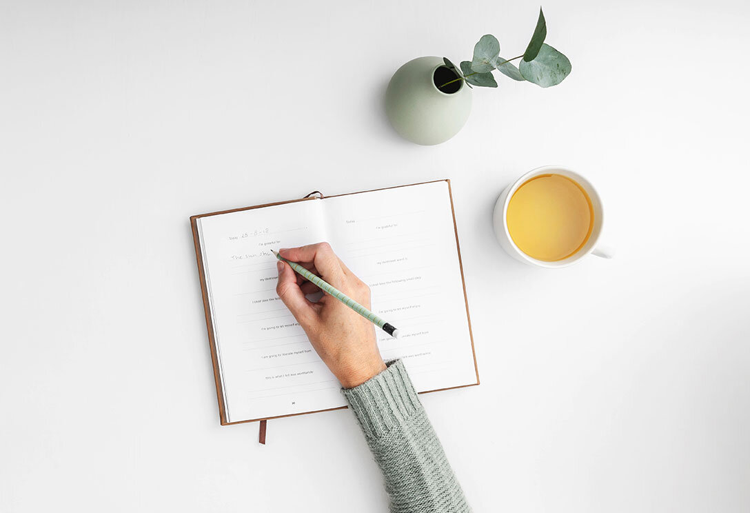 Записывайте все, о чём думаете, любые идеи, какими бы невыполнимыми они не казались.
Фото: unsplash.com/@essentialiving