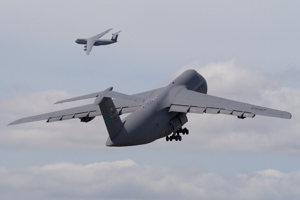 Lockheed c-5 Galaxy военно - транспортный самолёт. С5 галакси самолет. Lockheed c-5 Galaxy проекции. Си 5 галакси самолет.