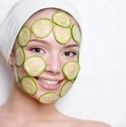 Второеиз топ это  огуречная маска она эффективно отбеливает и тонезирует эффект после первого приминения