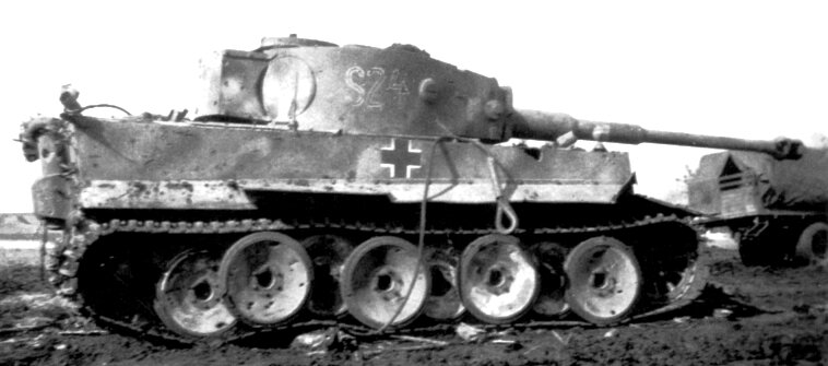 «Тигр» (башенный номер S24) 8-й роты тяжёлых танков 2-й панцергренадёрской дивизии СС «Дас Райх», подбитый в бою 10 июля 1943 года