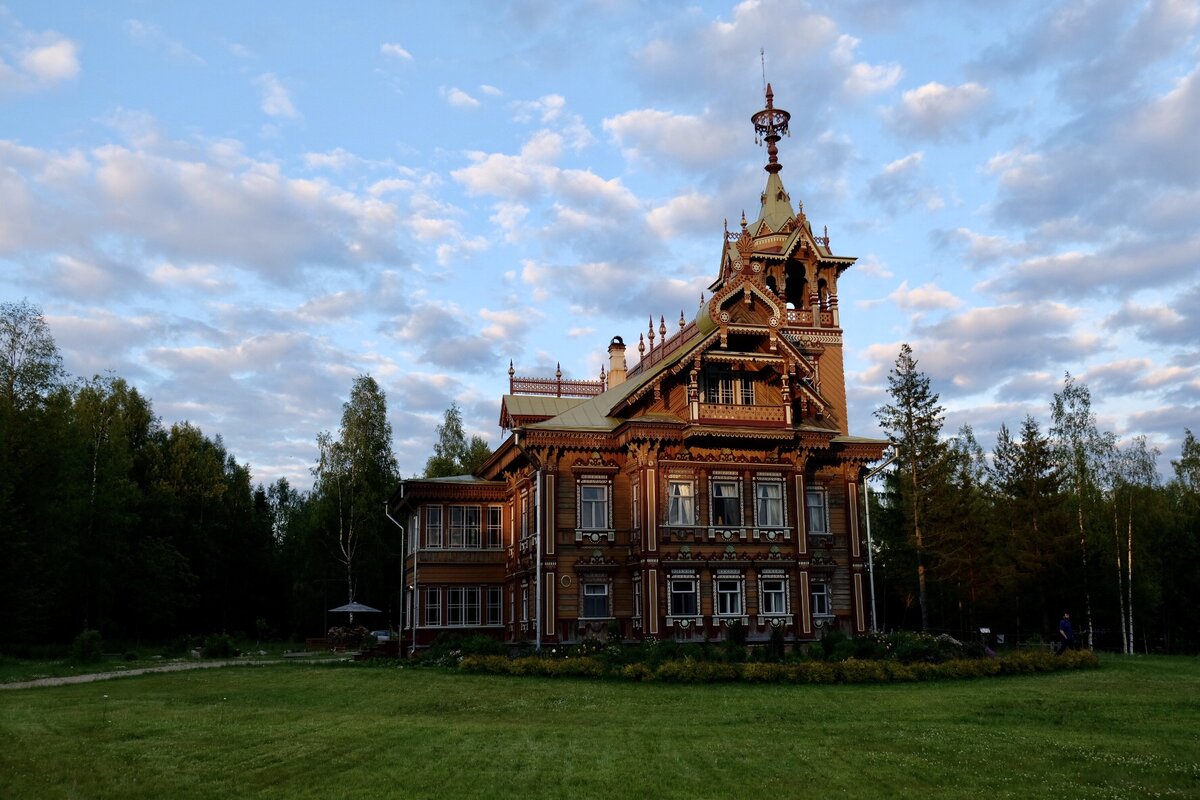 Костромской терем. Асташово Лесной Терем. Кострома Терем Асташево. Терем в Асташово в Костромской области. Терем Осташево Чухломской.