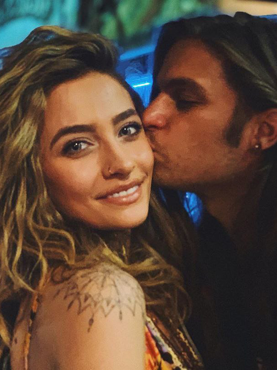instagram.com/parisjackson