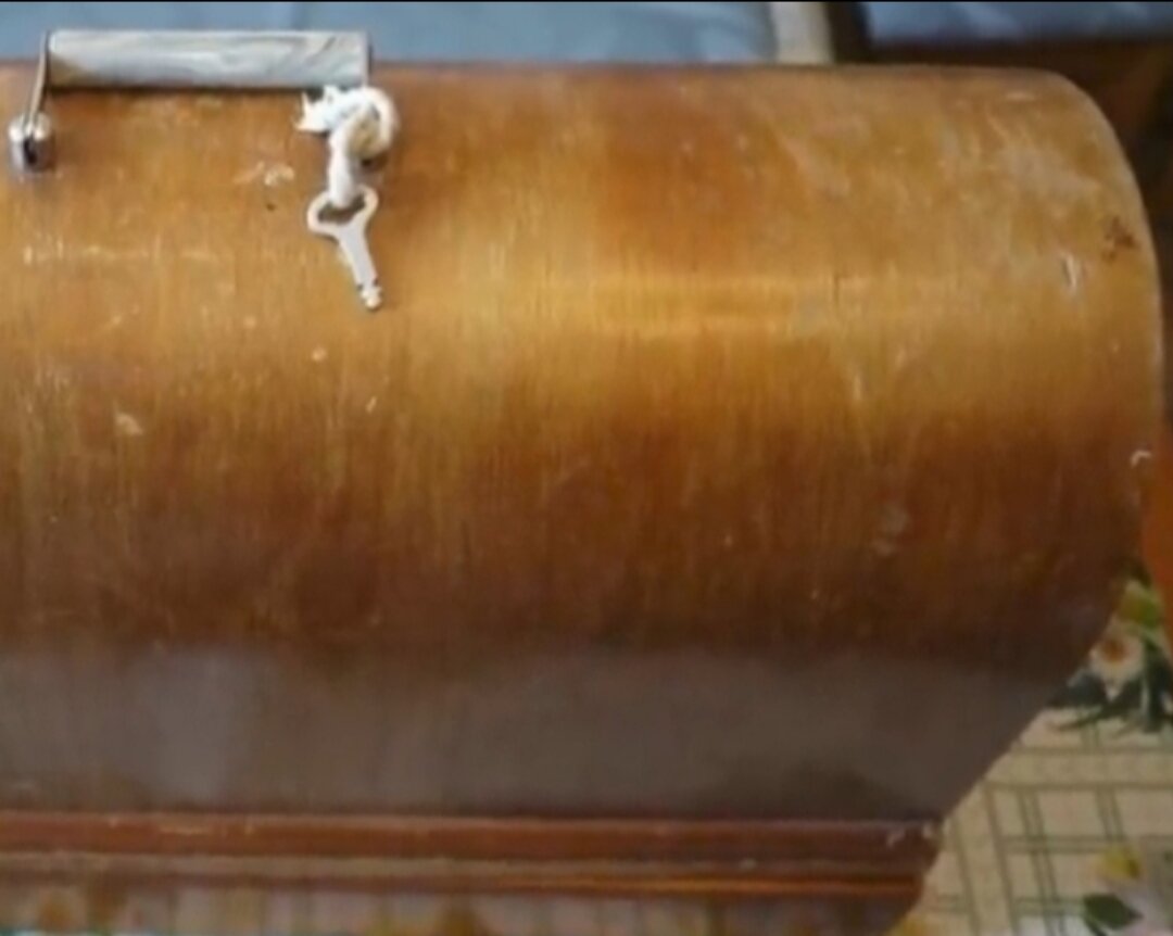 Cундучок для машинки. Из личного архива.