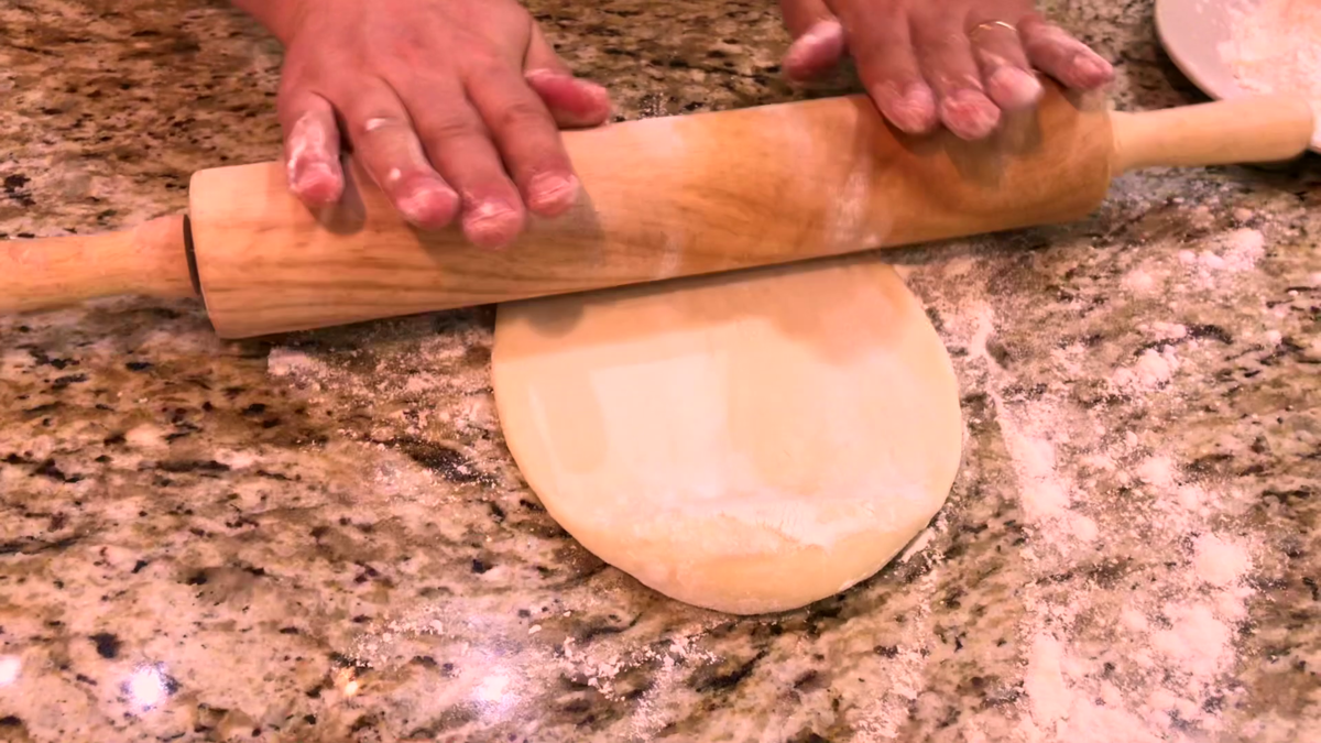 Простой способ раскатать тонкое тесто для пиццы
