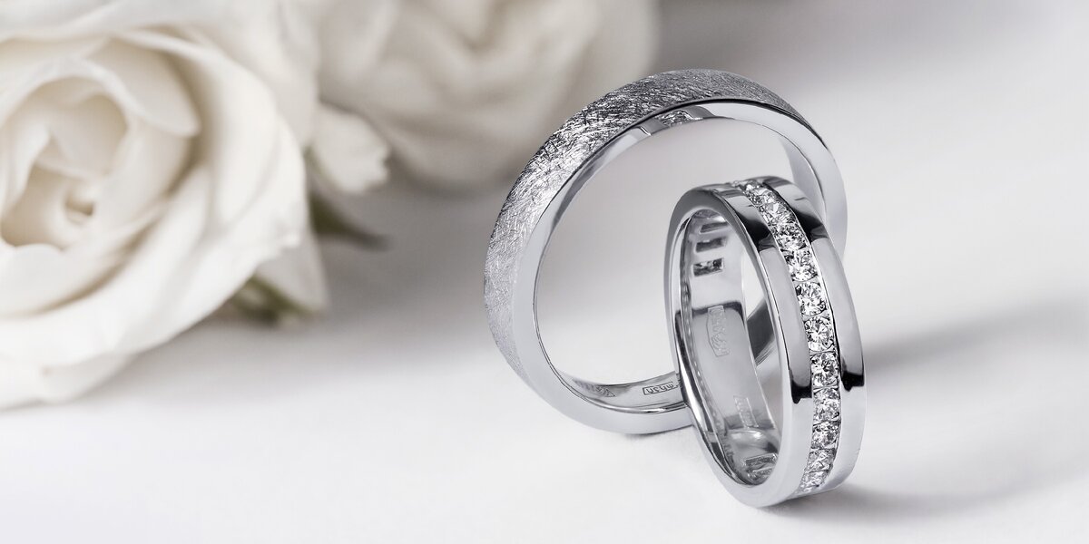 Пара обручальных колец из платины ПК-111-00M1+ПК-021-03 от Platinum Lab