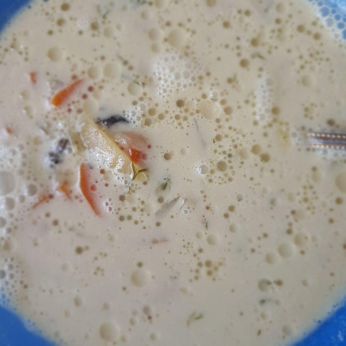 Покопалась в архивах, наверняка не уверена, что это именно такой суп, как в рецепте, но очень похож))