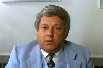 Паоло Виладжио в роли Уго Фантоцци. Кадр из фильма "Фантоцци против всех"