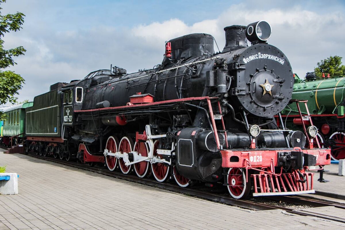 Паровозы разных стран и эпох.