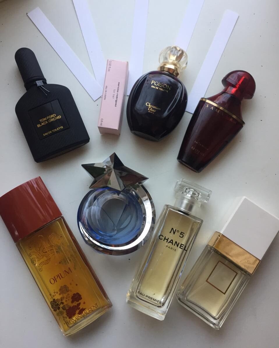 На фото ароматы из коллекции Парфюм дня