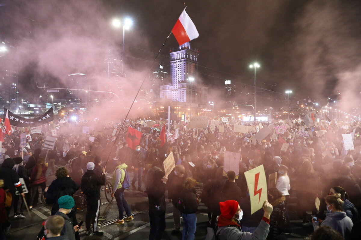 протесты в польше