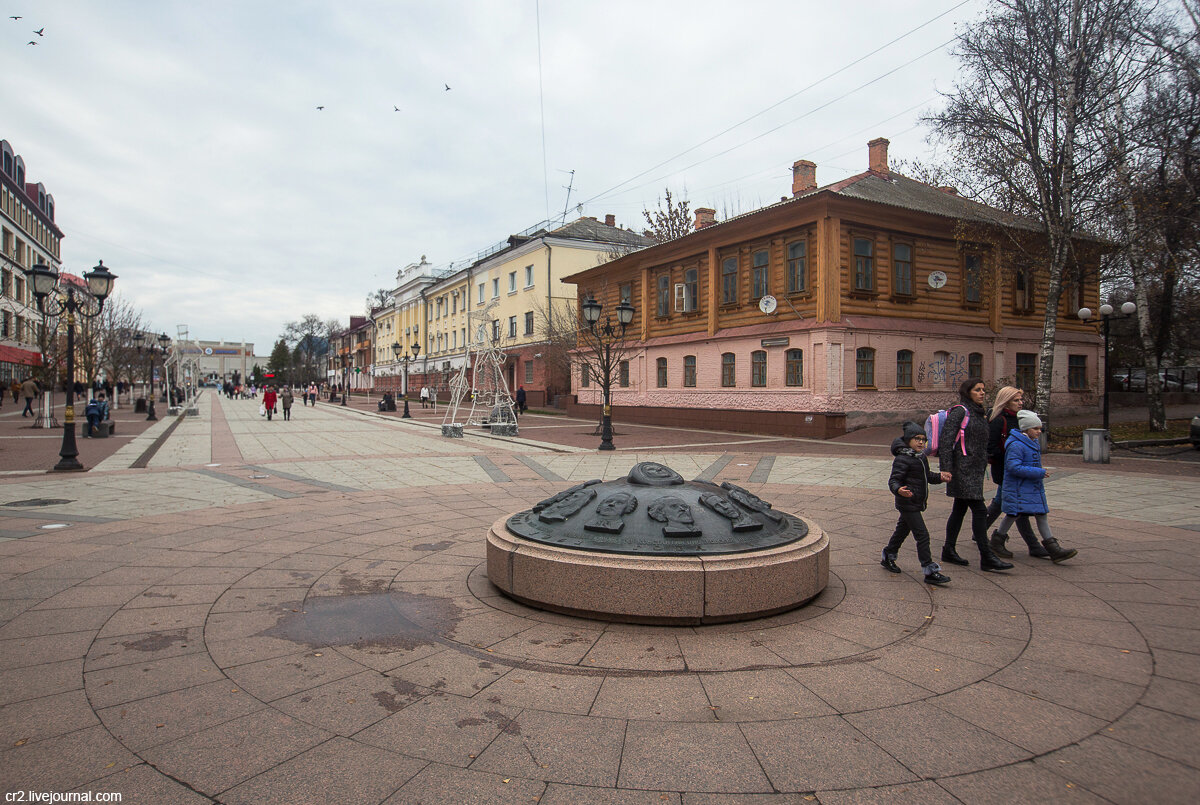 Брянск фото улиц города. Центральная улица Брянска. Бульвар Гагарина Брянск. Главная улица Брянска. Бульвар Гагарина 10 Брянск.