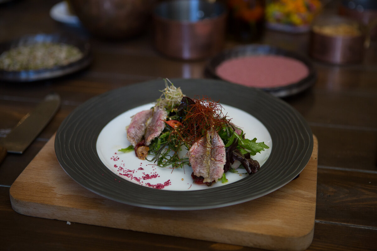 Салат с рыбой / Фото: Федеральный проект «Гастрономическая карта России»