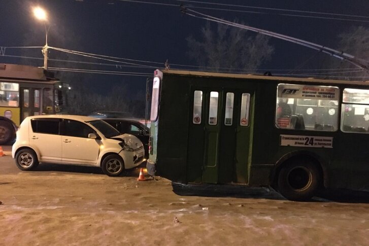 Автоинспекторы продолжают выяснять все подробности происшествия