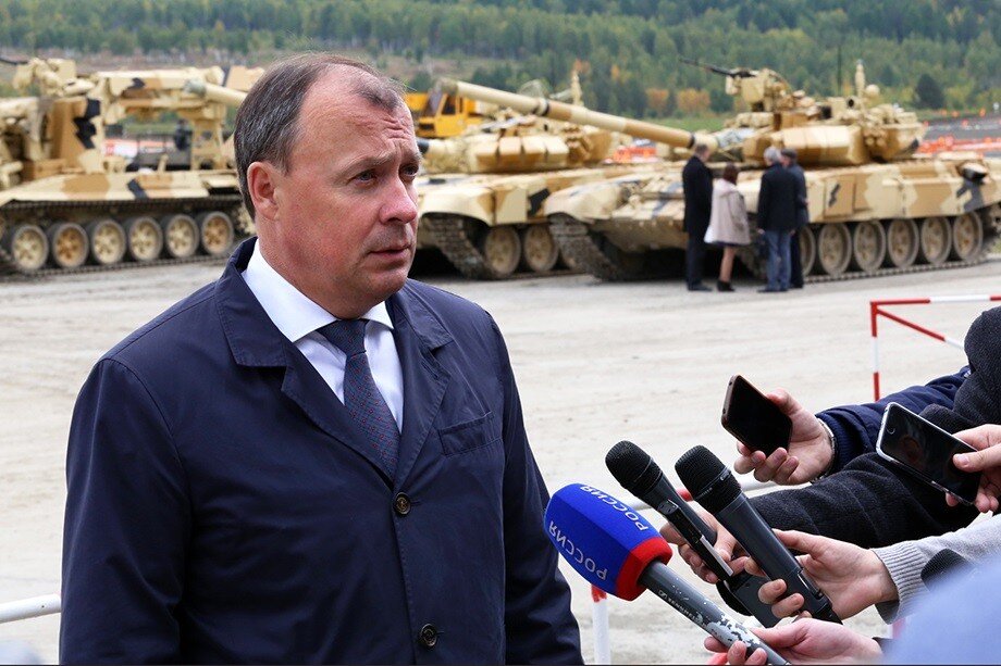 Символичная фотография более позднего периода: Алексей Орлов на полигоне «Старатель» под Нижним Тагилом. 4 сентября 2015 года.Фото: Александр Мамаев/URA.RU/TASS