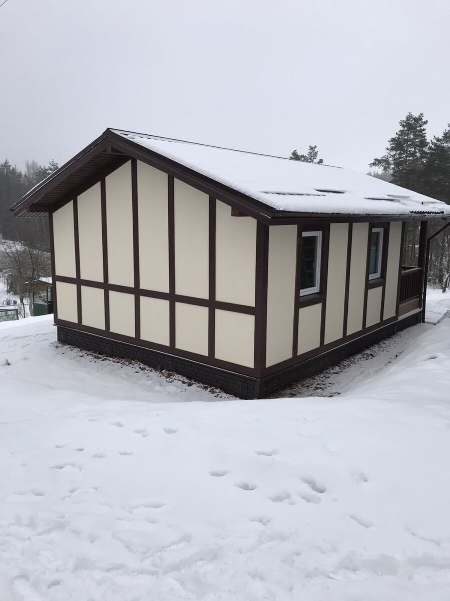 Маленький каркасный домик с отделкой "Имитация фахверка". 