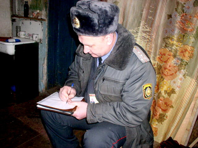 Вот так на коленках в походных условиях оформлялись протоколы.