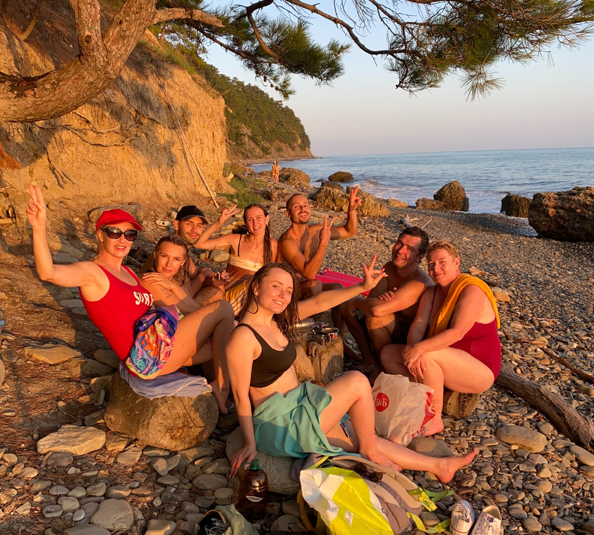 Специально обученные друзья собственной персоной