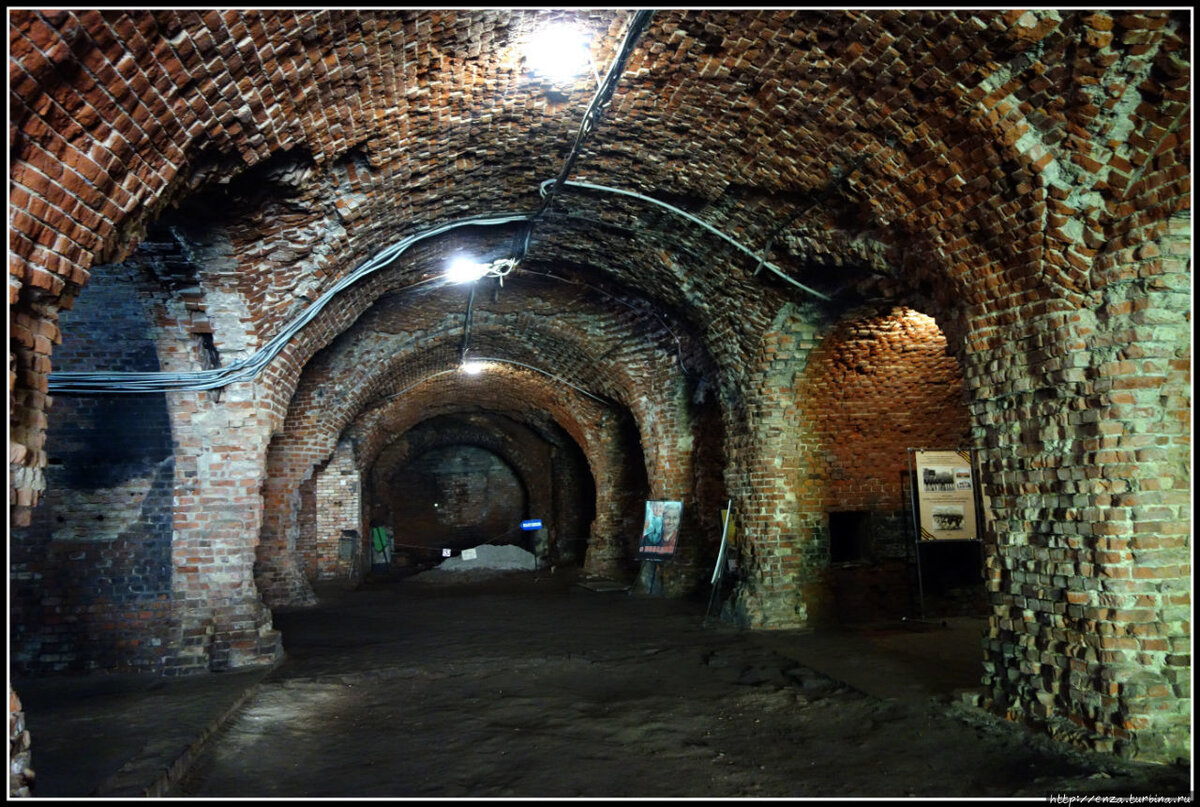 Фотография потерны в Калининграде (да, да, потерны не изобретения французов, в наших крепостях они тоже есть). Фото с сайта https://turbina.ru