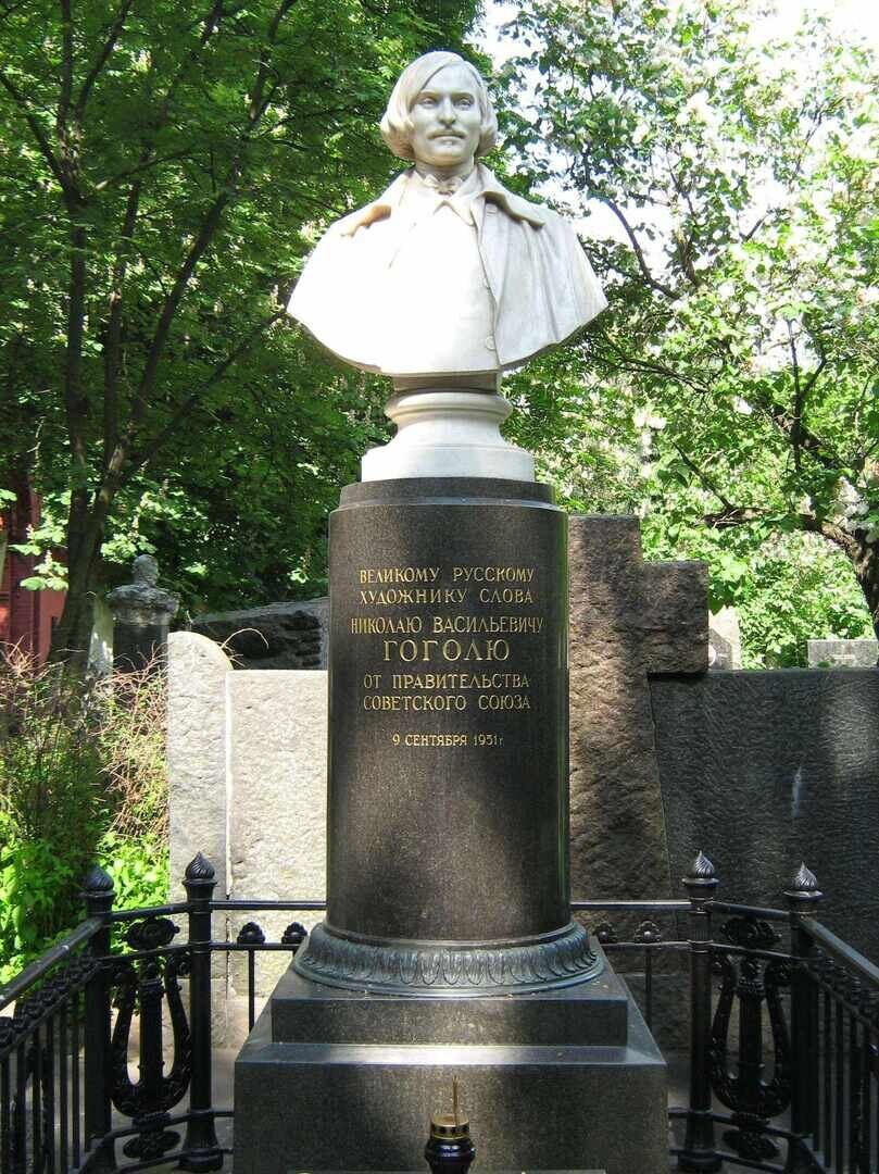 Какого поэта похоронили заживо. Похоронили ли гоголя заживо. Стих могила. Похоронен ли гоголь заживо. Гоголь погребённый заживо.