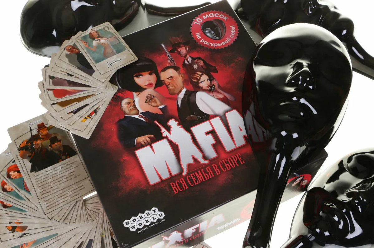 «После посещения вечера «Мафии», мой сын заинтересовался детективами, а так же нашёл новых друзей по интересам.»,- делится папа Сергея