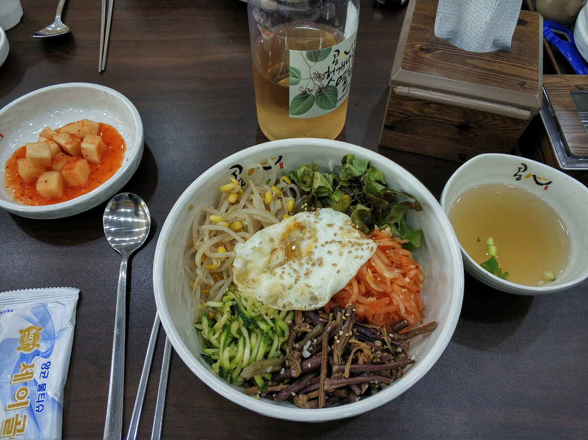 Обед гастарбайтера в Южной Корее.