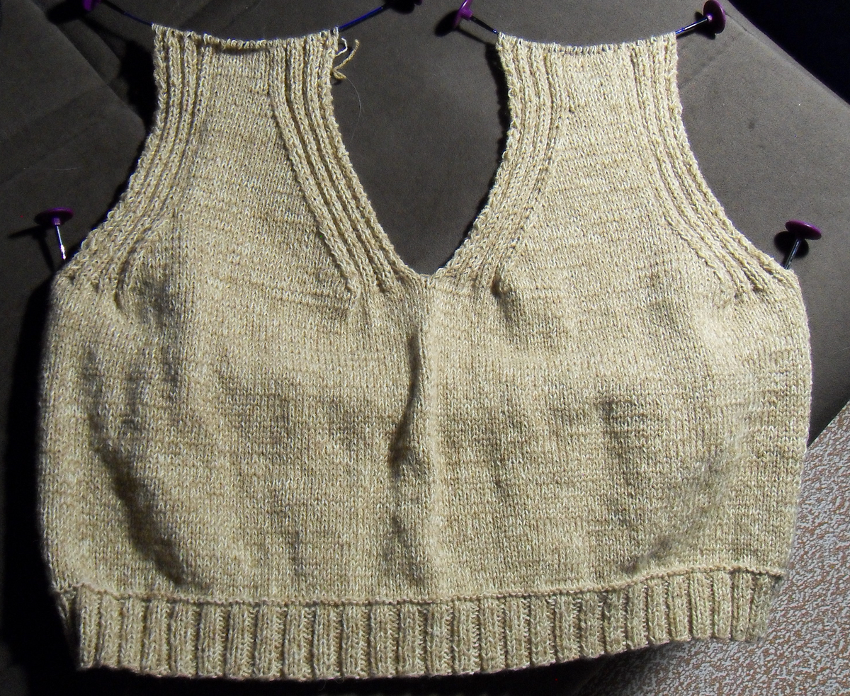 Жилетик для подростка (вид спереди). Рабочие моменты